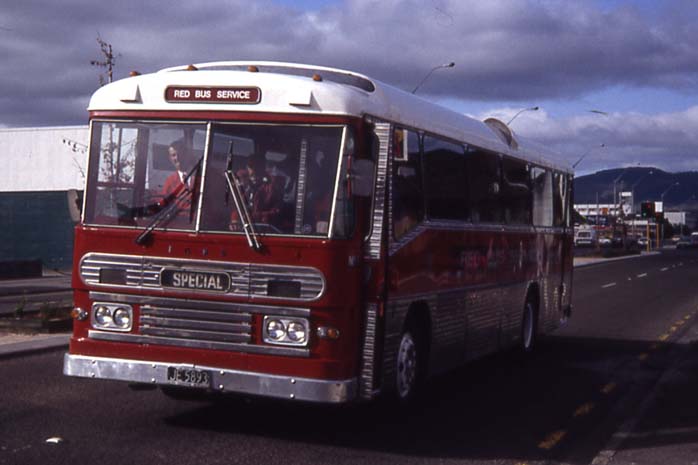 Red Bus Service Ford R1114 NZMB JE5893